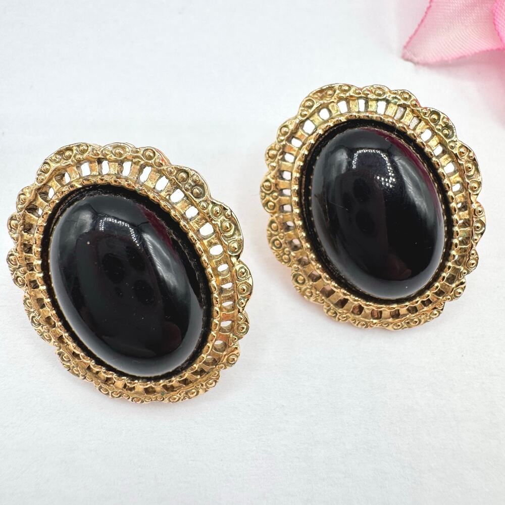 Vintage 1928 Filigree Black Cabochon Dome Shield Earrings Gold Tone Romantic